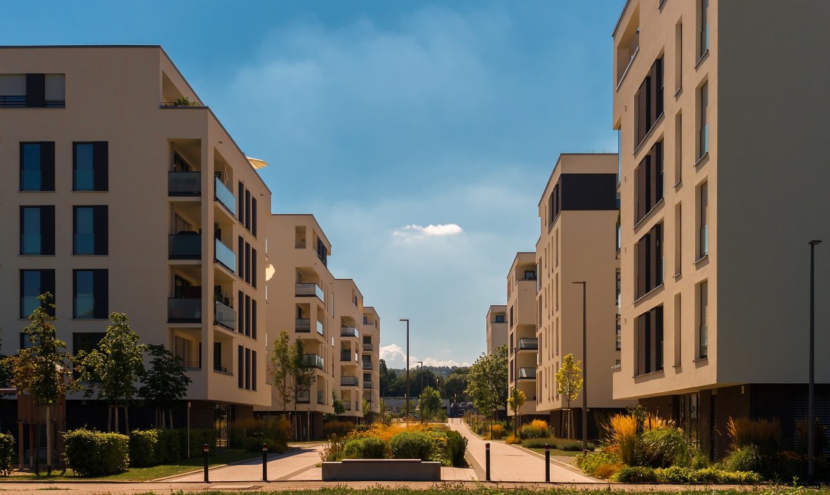 REITs vs. Direct Property Investment: Which is Right for You?